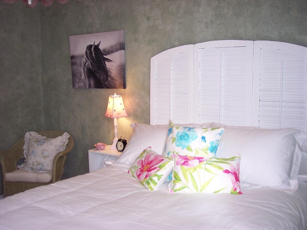 The Maples Bed And Breafast 호텔 앵거스 객실 사진
